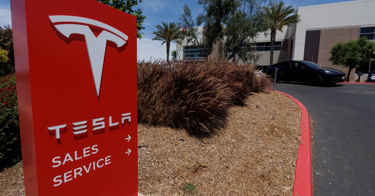 Tesla expects the cost of layoffs to exceed 350 billion