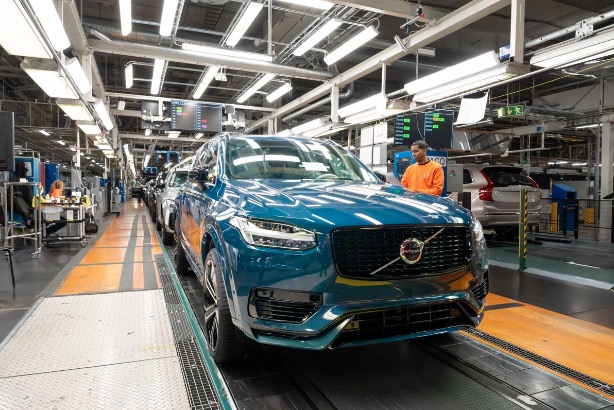 Geely liquidates Volvo Class B shares to cash out $1.32 billion.